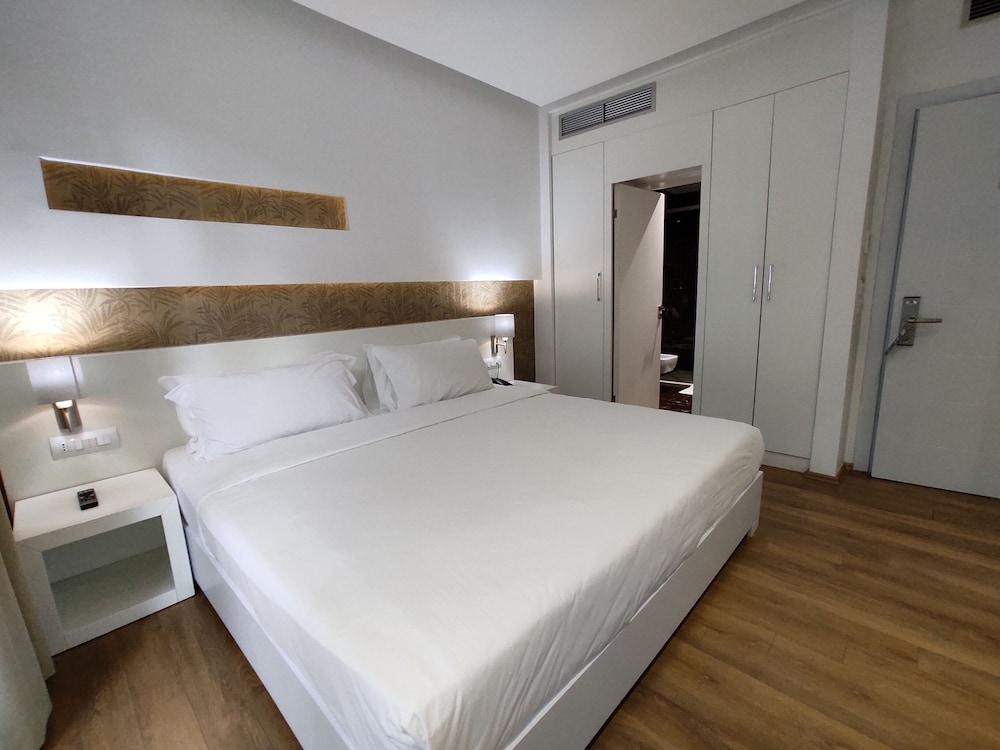 Prestige Resort Durres Qerret Exteriér fotografie