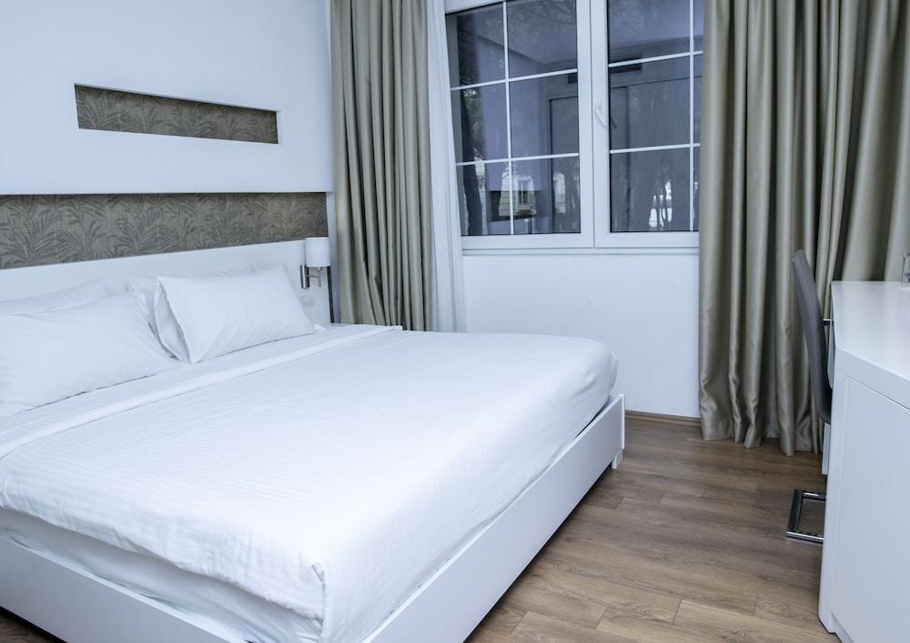 Prestige Resort Durres Qerret Exteriér fotografie
