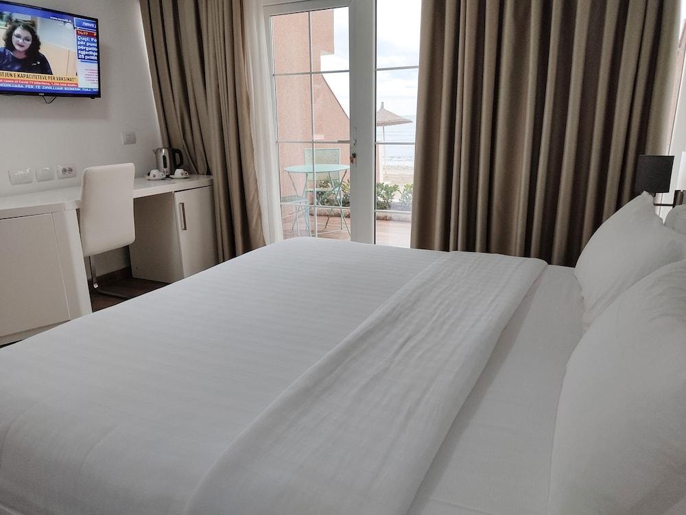 Prestige Resort Durres Qerret Exteriér fotografie