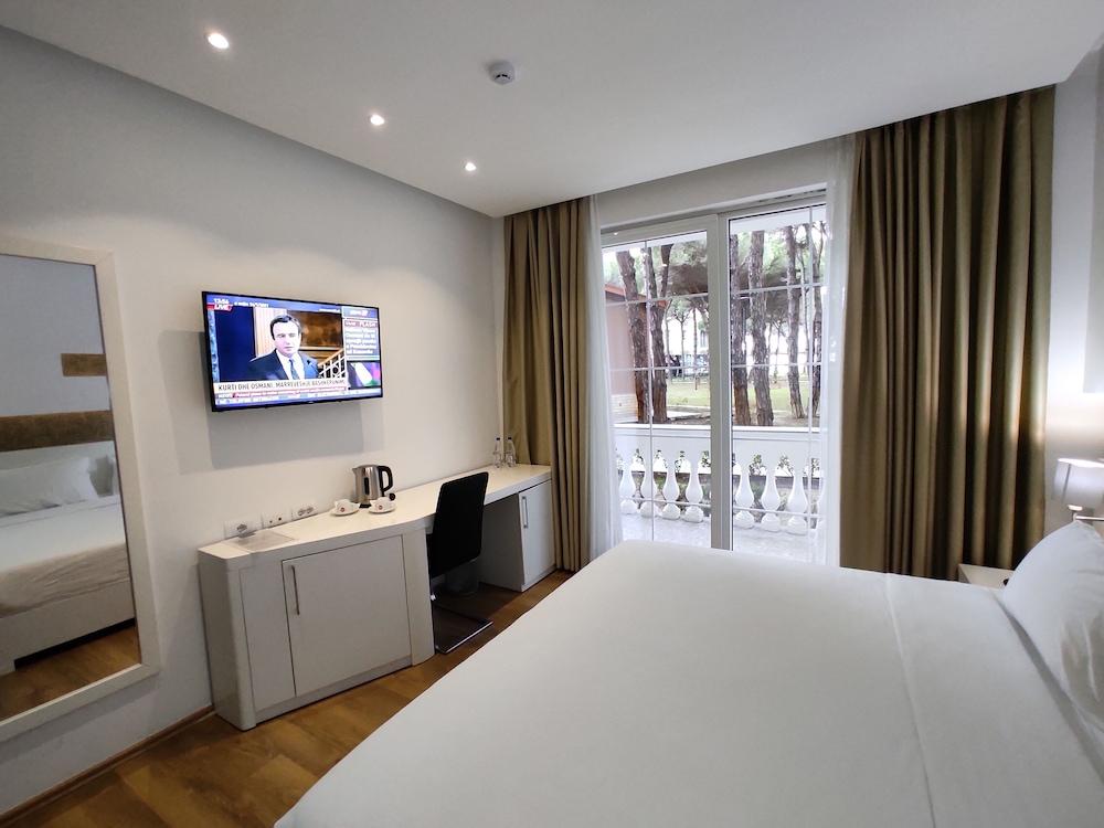 Prestige Resort Durres Qerret Exteriér fotografie